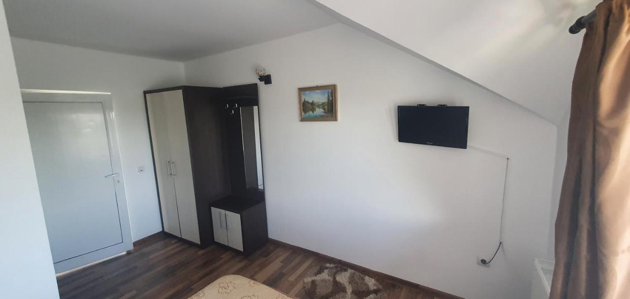 Casa Silvia Hotel Căpăţîneni-Ungureni Bagian luar foto