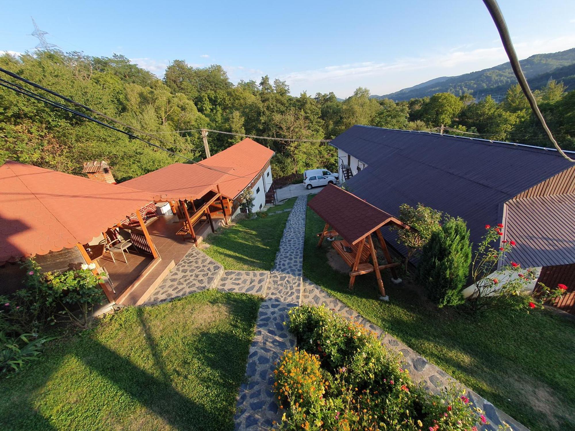 Casa Silvia Hotel Căpăţîneni-Ungureni Bagian luar foto